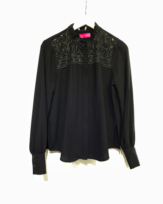 Black high quality shirt with lace